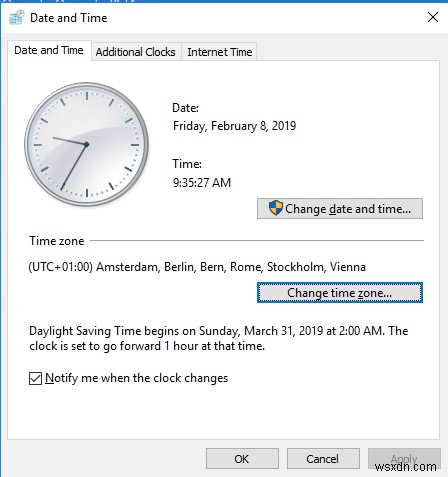 फिक्स:क्लॉक कंप्यूटर (सर्वर) रिबूट के बाद गलत समय पर वापस आ जाता है 