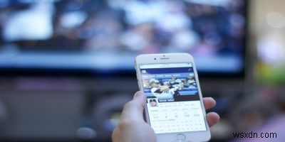 अपने iPhone या iPad को अपने टीवी से कैसे कनेक्ट करें 