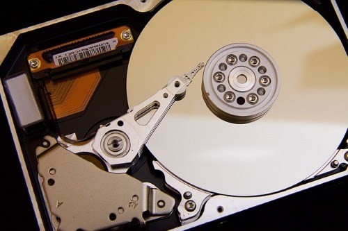 SATA बनाम NVMe:आपको अपने SSD के लिए कौन सा लेना चाहिए? 