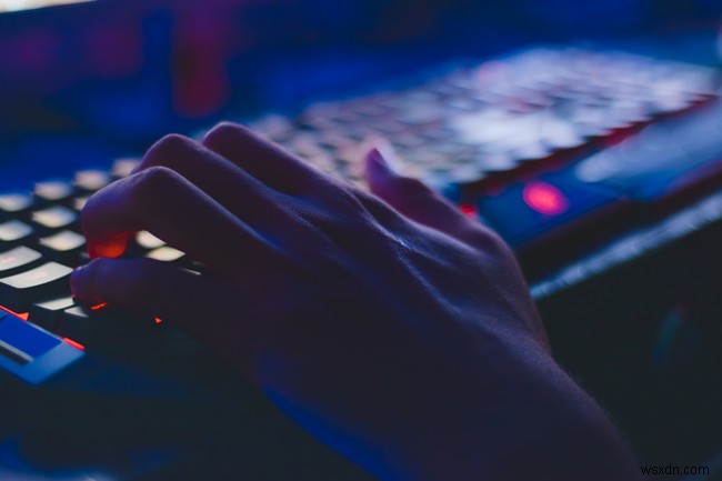 डेस्कटॉप बनाम लैपटॉप: PC गेमिंग के लिए कौन सा विकल्प चुनें?