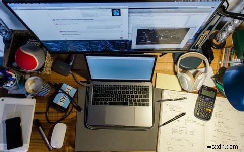 घर से काम कर रहे हैं? रिमोट वर्कर्स के लिए 10 आवश्यक सुरक्षा टिप्स