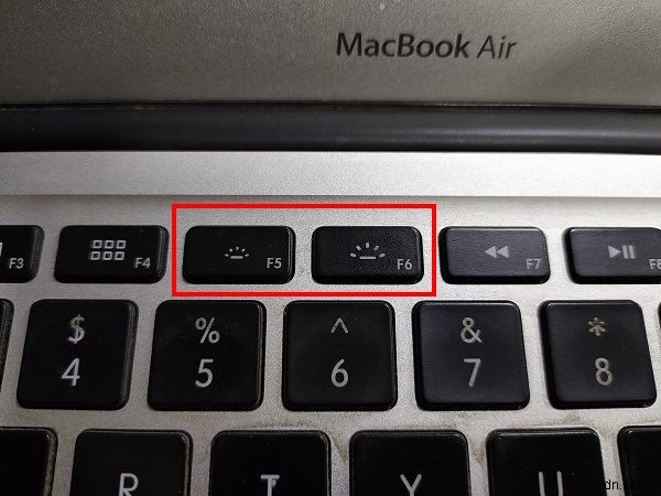 कंप्यूटर पर Keyboard Lighting चालू या बंद कैसे करें