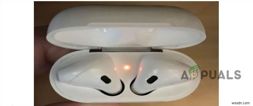 AirPods नारंगी ब्लिंक कर रहे हैं? इन्हें ठीक करने का तरीका यहां है