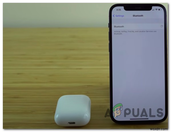 AirPods नारंगी ब्लिंक कर रहे हैं? इन्हें ठीक करने का तरीका यहां है