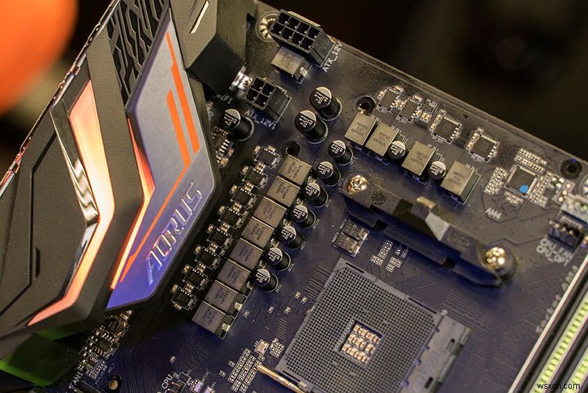 X470 AORUS मदरबोर्ड के अंदर: डिज़ाइन, प्रदर्शन, और ओवरक्लॉकिंग विशेषताएं