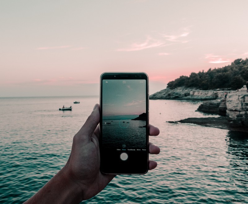 React Native में वीडियो को बैकग्राउंड के रूप में उपयोग करना - चरण-दर-चरण गाइड
