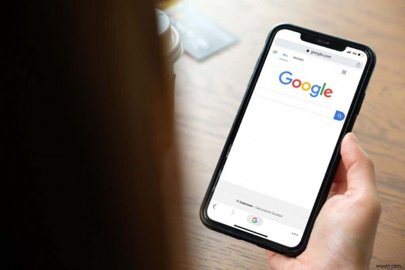 बेहतर सुरक्षा और परफॉरमेंस के लिए अपने iPhone ब्राउज़र को कैसे अपडेट करें