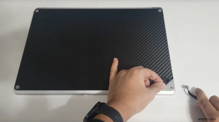 सरफेस लैपटॉप 3 में SSD अपग्रेड करना: चरण-दर-चरण मार्गदर्शिका