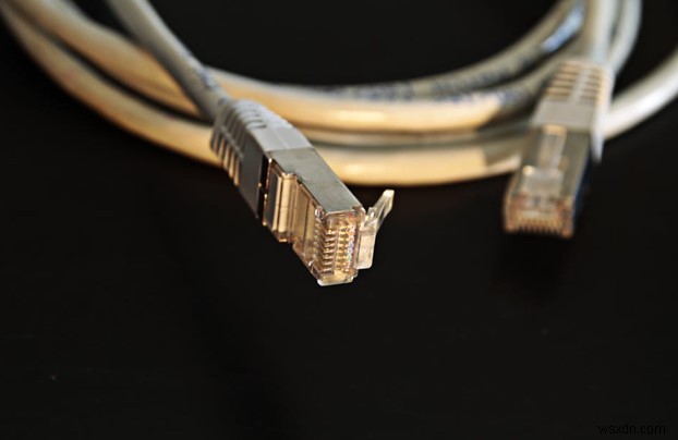 VPN आपके इंटरनेट को धीमा क्यों करता है (और इसे कैसे ठीक करें)