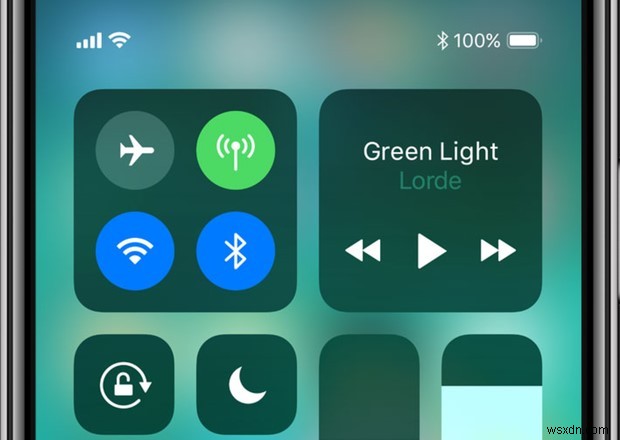 अपने iPhone को iOS 11 में अपग्रेड करें और नई सुविधाओं का अन्वेषण करें