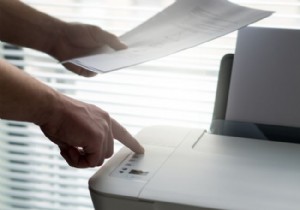 मुद्रण कार्य कैसे रद्द करें और प्रिंटर कतार को कैसे हटाएं