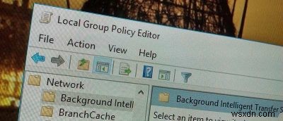 विशिष्ट उपयोगकर्ताओं के लिए स्थानीय समूह नीति सेटिंग लागू करने के लिए Windows को कैसे कॉन्फ़िगर करें
