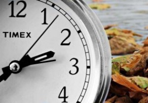 Windows 10 टास्कबार क्लॉक में सेकेंड कैसे दिखाएं