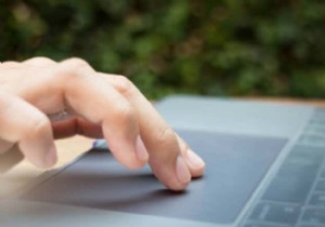 Windows 10 पर काम नहीं कर रहे टू-फिंगर स्क्रॉल को कैसे ठीक करें