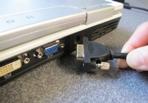 मॉनिटर्स को लैपटॉप विंडोज 10 से कैसे कनेक्ट करें? 