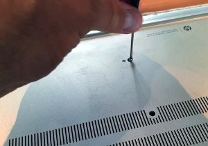 अपने लैपटॉप डीवीडी ड्राइव को एचडीडी या एसएसडी से कैसे बदलें 