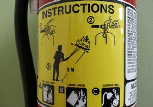 आपने अपने लैपटॉप पर बस पानी या कॉफी गिरा दी - यहाँ आपको क्या करना चाहिए 