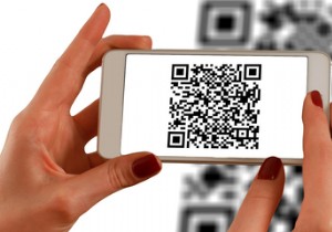 Android और iPhone पर QR कोड कैसे स्कैन करें 