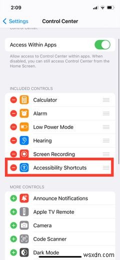 अपने iPhone पर विभिन्न ऐप्स के लिए एक्सेसिबिलिटी सेटिंग्स को कैसे कस्टमाइज़ करें