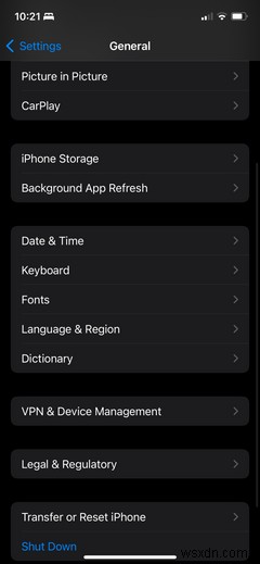 क्या आप जानते हैं कि आपके iPhone में एक अंतर्निहित शब्दकोश है? यहां इसका उपयोग करने का तरीका बताया गया है