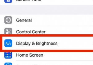 अपने iPhone पर नीली रोशनी कम करने के लिए नाइट शिफ्ट का उपयोग कैसे करें