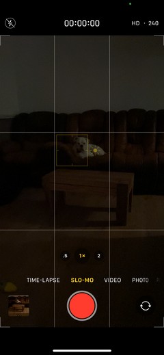 अपने iPhone पर स्लो-मो वीडियो कैसे रिकॉर्ड और संपादित करें