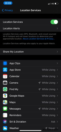अपने iPhone पर स्थान सेवाओं को कैसे बंद करें 