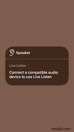 अपनी सुनवाई बढ़ाने के लिए iPhone पर लाइव सुनें का उपयोग कैसे करें 