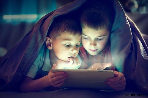 आपके बच्चों के ऑनलाइन स्क्रीन समय को सीमित करने के लिए सर्वोत्तम टूल