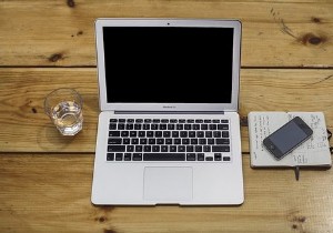 6 चीजें जो आपको स्कूल वापस जाने के लिए चाहिए [मैकबुक सस्ता] 