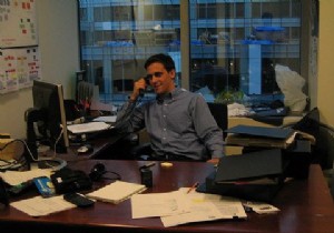 सीईओ धोखाधड़ी:यह घोटाला आपको निकाल देगा और आपके बॉस के पैसे खर्च करेगा