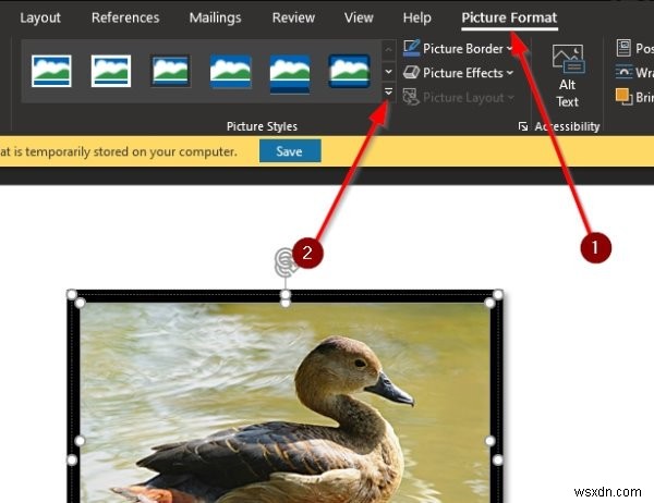 Microsoft Word का उपयोग करके किसी चित्र के चारों ओर रंग फ़्रेम कैसे जोड़ें 