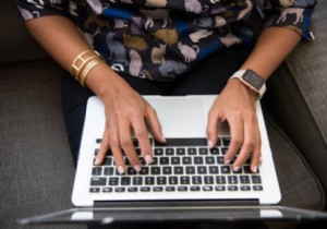 अपने Apple वॉच को कैसे अनपेयर और मिटाएं? 