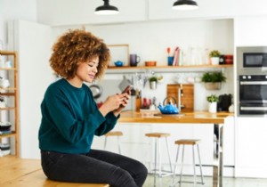 IOS 15 अपडेट के बाद इंस्टाग्राम स्टोरीज नहीं सुन सकते? एक आसान फिक्स है 