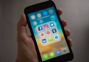 अपनी इंस्टाग्राम स्टोरी पर ट्वीट कैसे शेयर करें 