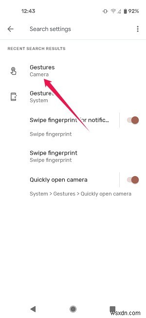 Android पर अपने रियर कैमरे से सेल्फी कैसे लें 