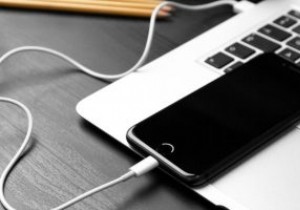 अपने आईफोन में और उससे फाइल कॉपी कैसे करें 