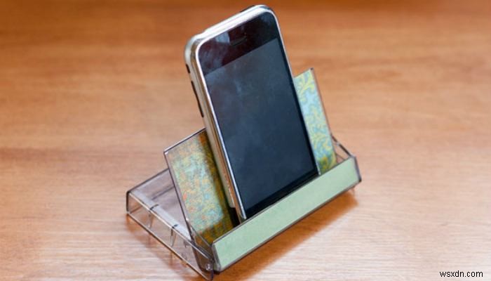 6 चतुर DIY स्मार्टफोन स्टैंड आप आसानी से बना सकते हैं 