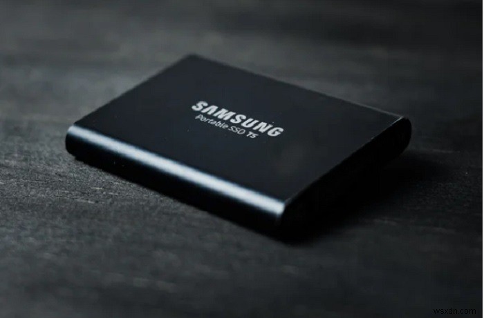 SSD बनाम HDD बनाम USB फ्लैश ड्राइव:वह सब कुछ जो आपको जानना आवश्यक है 