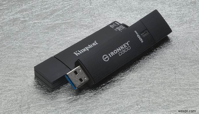 आपके डेटा की सुरक्षा के लिए सर्वश्रेष्ठ सुरक्षित USB संग्रहण ड्राइव में से 4 