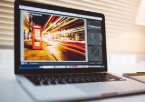 अपने लैपटॉप को कैसे साफ और साफ करें 