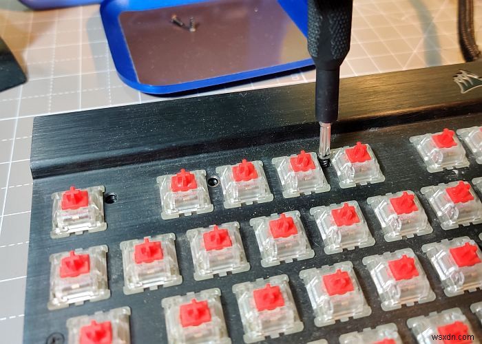 DIY मरम्मत:मैकेनिकल कीबोर्ड स्विच रिप्लेसमेंट - यह आपके विचार से आसान है 