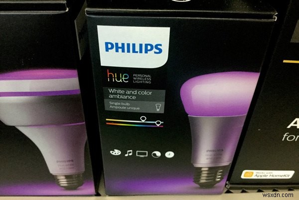 Philips Hue Bulbs कैसे सेट अप और उपयोग करें