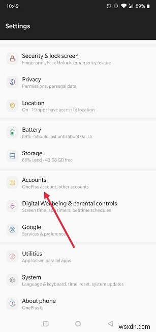 अपने Android फ़ोन पर Google खाते कैसे जोड़ें, निकालें और स्विच करें 