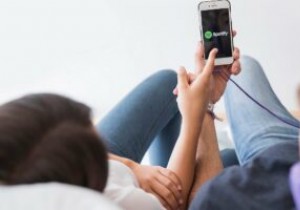 अपनी Spotify प्लेलिस्ट से डुप्लिकेट कैसे निकालें