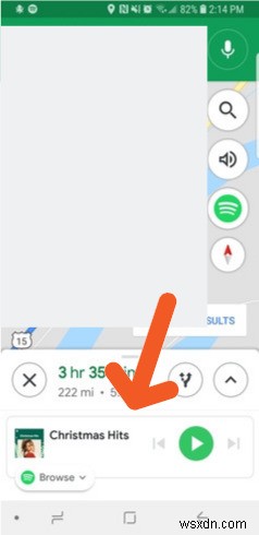 Google मानचित्र के साथ नेविगेट करते समय अपने संगीत को सुरक्षित रूप से कैसे नियंत्रित करें 