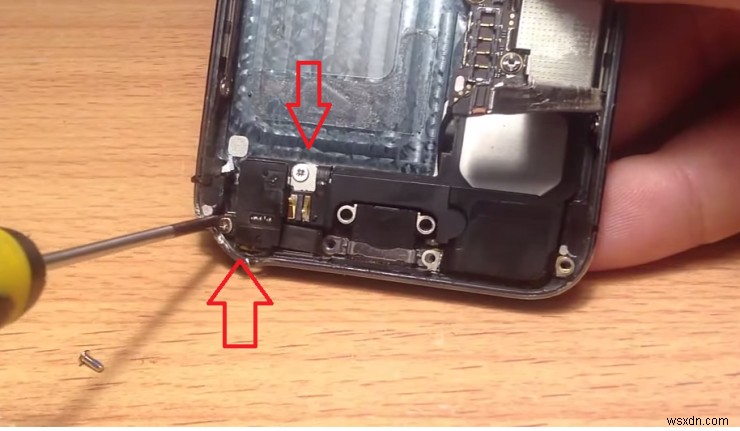 iPhone 5/5s/5c चार्जिंग पोर्ट या डॉक कनेक्टर बदलें
