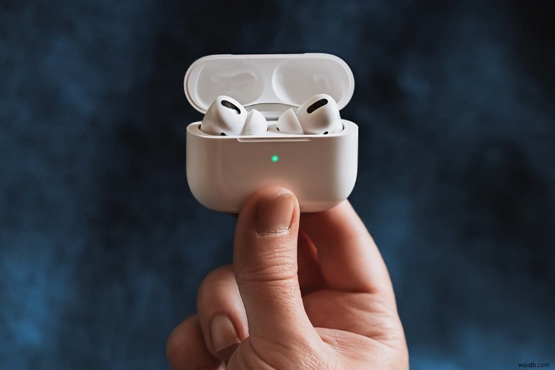 AirPods को चार्ज न करने की समस्या को ठीक करें 