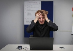 हार्डवेयर समस्याओं के कारण विंडोज फ्रीजिंग या रिबूटिंग को ठीक करें 