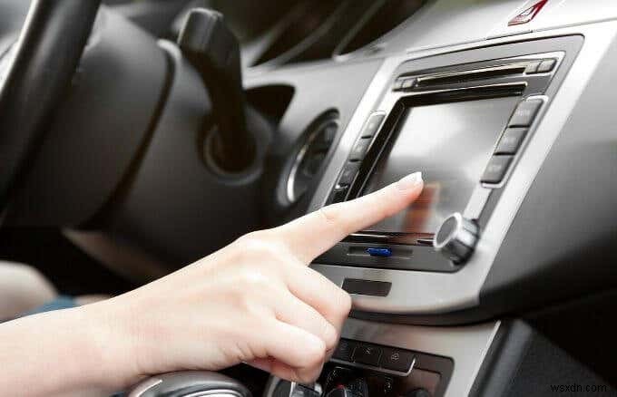अपनी कार में Apple CarPlay कैसे सेट करें